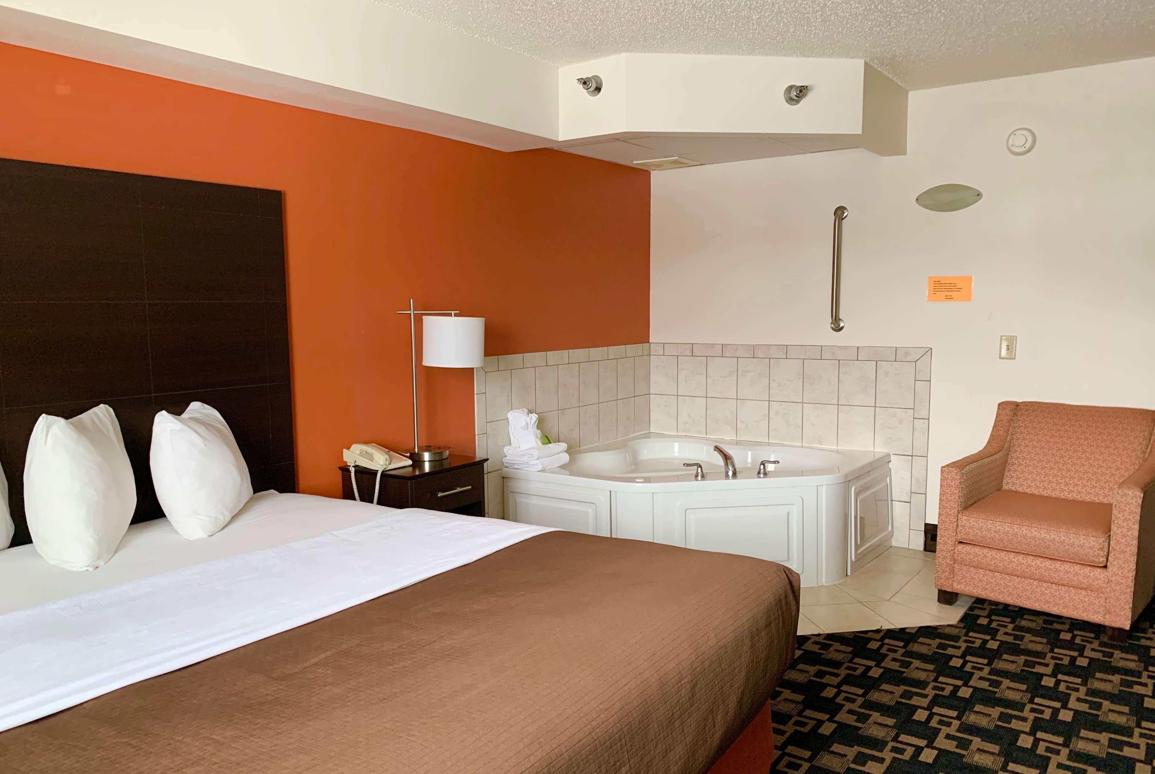 Americinn By Wyndham Wausau Weston Экстерьер фото